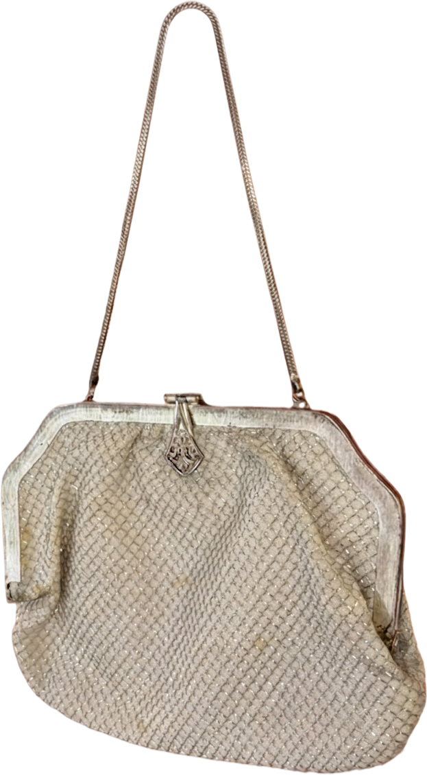 Beige Handtasche mit Bügelverschluss und Kettenriemen